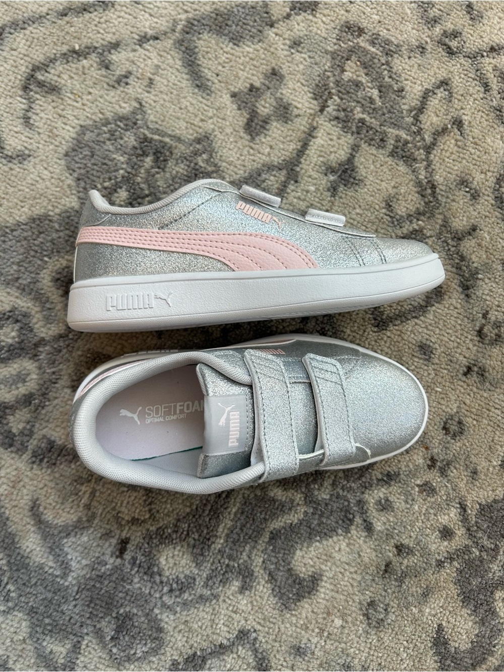💗 NWT! Puma Kids Silver Glitter Sneakers with Pink Stripe - Picture 3 of 8